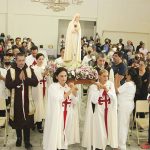 México – A devoção a Nossa Senhora, o Santo Rosário e o escapulário do Carmo foram os temas tratados no encontro Um dia com Maria, realizado na Cidade do México no dia 13 de novembro. O programa constou da celebração da Santa Missa, renovação da consagração à Santíssima Virgem e imposição do escapulário, bem como de diversas palestras. Dois dias depois, um retiro pregado na Paróquia Três Ave-Marias, em Aguascalientes, reuniu os coordenadores e participantes do Apostolado do Oratório Maria Rainha dos Corações da região. – Foto: Ronny Fischer