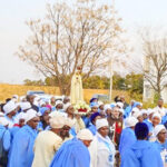 África do Sul – Animada procissão pelas ruas da cidade de Bronkhorspruit, por ocasião do encerramento do retiro do Sodalício Mariano – Foto: Ângelo Chitsotso
