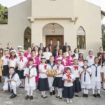 Coral da adultos e de crianças da Capela Santa Inês, após uma apresentação musical – Foto: João Paulo Rodrigues
