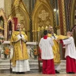 282-AM-025_Tríduo Pascal com os Arautos_Brasil_Vigília Pascal – Igreja Nossa Senhora do Triunfo (em construção)_Joinville_Foto-Douglas Esteves