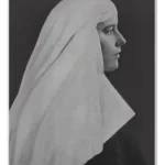 Ardorosa em tudo o que fazia, decidiu entregar-se por inteiro e logo, sem reservar nada para o mundo – Teresita como noviça – Foto: Reprodução﻿﻿﻿