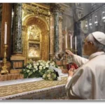 Auxiliadora e conselheira dos Papas, Nossa Senhora de Genazzano está mais do que nunca atenta às necessidades da Igreja e vela com desmedido empenho pelo Sucessor de Pedro – Papa Leão XIV em sua visita a Genazzano, no dia 10 de maio de 2025 – Foto: Vatican Media