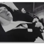 Ante a morte iminente, Teresita sentia-se como o Bom Ladrão: quase nada havia feito para merecer a recompensa, mas na última hora Nossa Senhora lhe obtivera o Céu como presente do Senhor – Corpo da Venerável Teresita Quevedo durante suas exéquias – Foto: Reprodução﻿﻿﻿