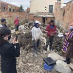 Ecuador – Le restrizioni motivate dal COVID-19 non hanno impedito agli Araldi di svolgere attività di evangelizzazione. Nelle foto, Padre Marlon Jiménez benedice un edificio in costruzione, a Cuenca. – Foto: Fernando Eras