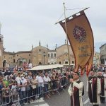 Italia – Il 13 giugno, gli Araldi del Vangelo hanno partecipato alla processione in onore di Sant’Antonio tenutasi nella basilica a lui dedicata a Padova. A Roma, le commemorazioni per la festa di Santa Rita da Cascia si sono svolte il 21 e 22 maggio nella Chiesa di San Benedetto in Piscinula, con momenti di preghiera e Celebrazioni Eucaristiche. In questo periodo, le missioni mariane hanno continuato a essere promosse in diverse città italiane, tra cui Anoia (RC) e Scoppito (AQ). La Statua Pellegrina ha visitato anche la Parrocchia della Madonna dell’Assunzione di Borbiago, a Mira (VE), durante la benedizione ai campi per un buon raccolto. – Foto: Ricardo Schneider