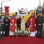 Colombia – il 25 aprile, la Scuola di Polizia Carlos Eugenio Restrepo di La Estrella ha commemorato il suo 38° anniversario con una Messa presieduta da Don Juan Antonio Vargas, EP, e concelebrata da Don Zahir Gabriel Arión, parroco castrense Il settore femminile degli Araldi del Vangelo di Medellin ha animato la celebrazione con i suoi canti. – Foto: Rocío Hidalgo