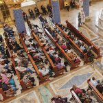 Colombia – Il 20 luglio, persone provenienti da diverse parti del Paese hanno potuto partecipare a un congresso mariano tenutosi nella Chiesa di Nostra Signora di Fatima, a Tocancipá. Oltre alle conferenze, c’è stata una solenne incoronazione della Statua Pellegrina del Cuore Immacolato di Maria, la benedizione del Santissimo Sacramento e la Santa Messa. – Foto: Jesse Arce