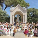 Spagna – Dal 15 al 18 giugno, cooperatori e simpatizzanti degli Araldi del Vangelo di Madrid, Valencia e delle Asturie hanno realizzato un pellegrinaggio al Santuario di Nostra Signora di Fatima in Portogallo. Oltre a partecipare a diverse attività presso il santuario, i pellegrini hanno pregato la Via Crucis a Valinhos. – Foto: Eric Salas