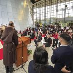 Paraguay – Il 6 agosto, gli Araldi del Vangelo hanno partecipato al trasferimento della statua di Nostra Signora dell’Assunzione, patrona nazionale, dal suo oratorio nel Pantheon Nazionale degli Eroi, ad Asunción, alla cattedrale. Il 23 giugno, il senatore Oscar Rubén Salomón, presidente del Senato, ha consacrato i lavori del Congresso Nazionale alla Vergine di Fatima. La cerimonia si è svolta nella Sala centrale del Palazzo Legislativo e ha visto la partecipazione di altri quattro senatori e funzionari delle due camere legislative del Paese. – Foto: Xavier Jacob