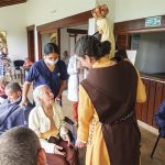 Colombia – Il 2 settembre, la Chiesa di Nostra Signora di Fatima a Tocancipá ha accolto Mons. Héctor Cubillos Peña, Vescovo di Zipaquirá, che ha amministrato il Sacramento della Confermazione ai giovani degli Araldi del Vangelo. Il 4 e il 26 agosto, la Statua Pellegrina del Cuore Immacolato di Maria ha fatto visita rispettivamente agli anziani della Fondazione Santa Isabel di Envigado e ai malati dell’Ospedale Generale di Medellín. – Foto: Ivano Gavilanes / Rocío Hidalgo