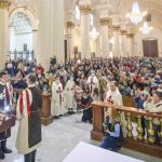 Colombia – Quasi duemila persone hanno partecipato alla Santa Messa in onore della Madonna di Fatima in occasione dell’anniversario della sua ultima apparizione nella Cova da Iria. La cerimonia si è svolta il 13 ottobre nella Cattedrale Primaziale della Colombia, a Bogotá. – Foto: Jesse Arce