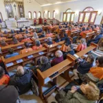 R269-AM-060_Nuove consacrazioni alla Madonna – Portogallo_Casa degli Araldi_Guimarães_Foto-António Carneiro