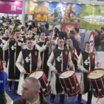 R273-AM-027_Araldi alla ExpoCattolica_Brasile_Processione nei padiglioni di ExpoCattolica_San Paolo_Foto-Knut