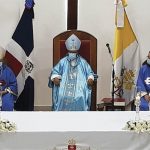 República Dominicana – Con ocasión de la fiesta de Nuestra Señora de la Merced, los Heraldos realizaron una misión mariana en la parroquia de San Gabriel Arcángel, la cual se clausuró con una Misa (foto 3). En el mismo mes, jóvenes preparados por catequistas de la institución recibieron la Confirmación administrada por los obispos auxiliares de Santo Domingo Mons. Faustino Burgos Brisman, CM, y Mons. José Amable Durán Tineo (fotos 1 y 2). – Fotos: César Galarza