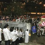 Brasil – El párroco de la iglesia de Nuestra Señora del Carmen, de Itaquaquecetuba, invitó al coro y orquesta del seminario mayor de los Heraldos para abrillantar la solemnidad de la patrona de Brasil, el 12 de octubre. Al final de la Misa se llevó a cabo una procesión por las calles adyacentes, con el rezo del Rosario y cantos religiosos. – Foto: José Luis de Zayas