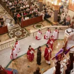 Triduo Pascual celebrado en la Basílica de Nuestra Señora del Rosario de Fátima, de Cotia (Brasil)
